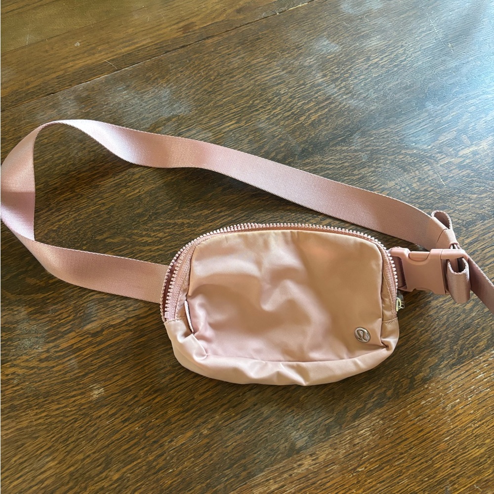 lululemon belt bag
